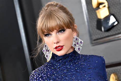 Taylor Swift Surpasses Elvis Presley's Record on the Billboard 200 ...