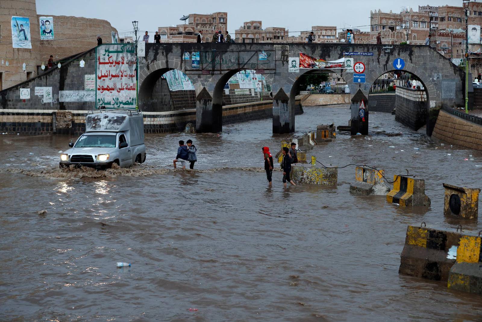 Deadly Flash Floods in Yemen Leave ‘Staggering’ Destruction Behind | Kataeb