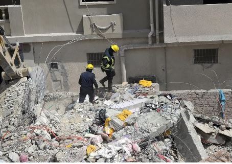 Four-Story Apartment Building Collapses in Cairo, Killing at Least 7 ...