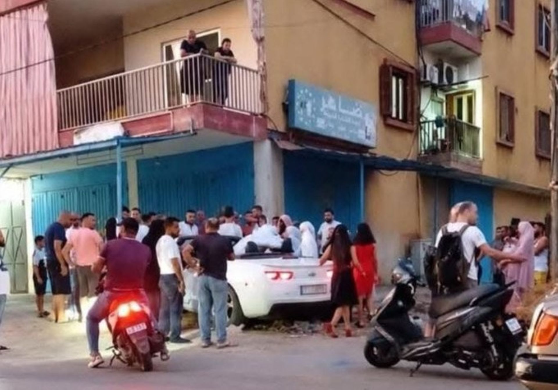 حادث مروع.. عريس يفقد السيطرة على سيارته! (صورة)