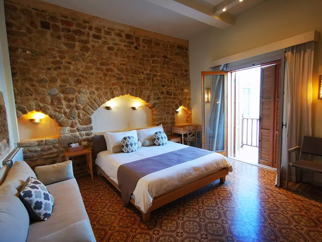 أوضاع القطاع السياحي في ظل الأحوال الراهنة : لا قدرة على تحمّل الأعباء وطموح إلى الاستقرار أسوةً بالدول المحيطة