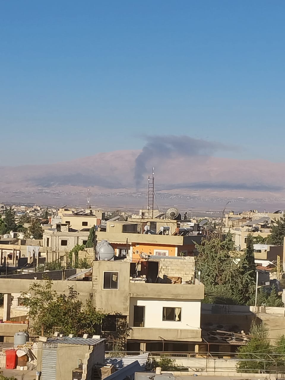 لبنان بين إغرائه بـ"السلام الاقتصادي"... وإغراقه بأثمان الحرب على السلاح