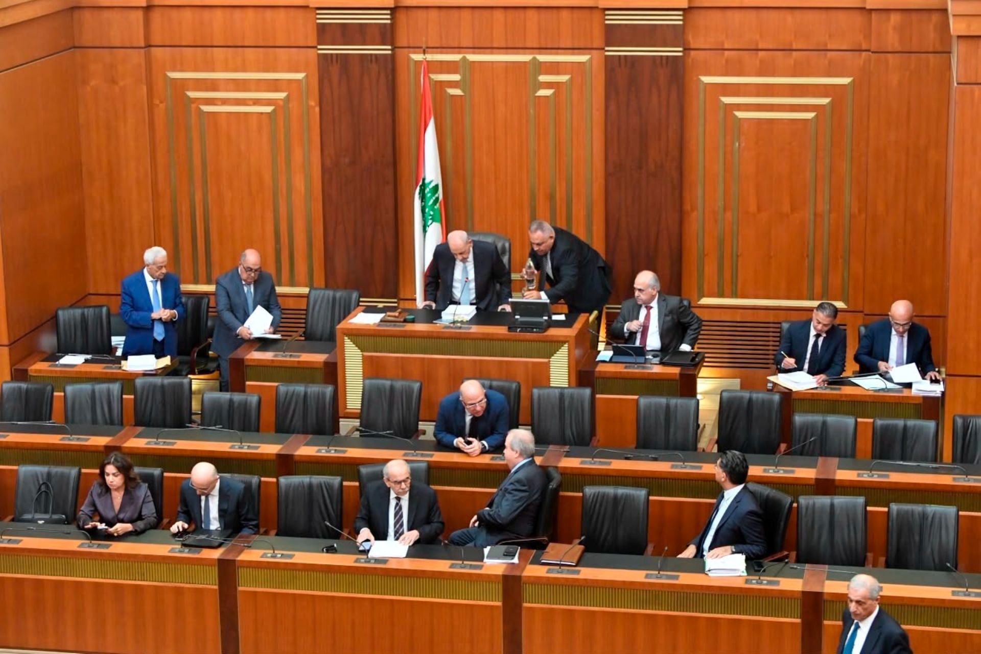 فقدان النصاب في الجلسة... وسلام لبري: نحنا ما منتدخل بالمجلس ما حدا يتدخل بالحكومة