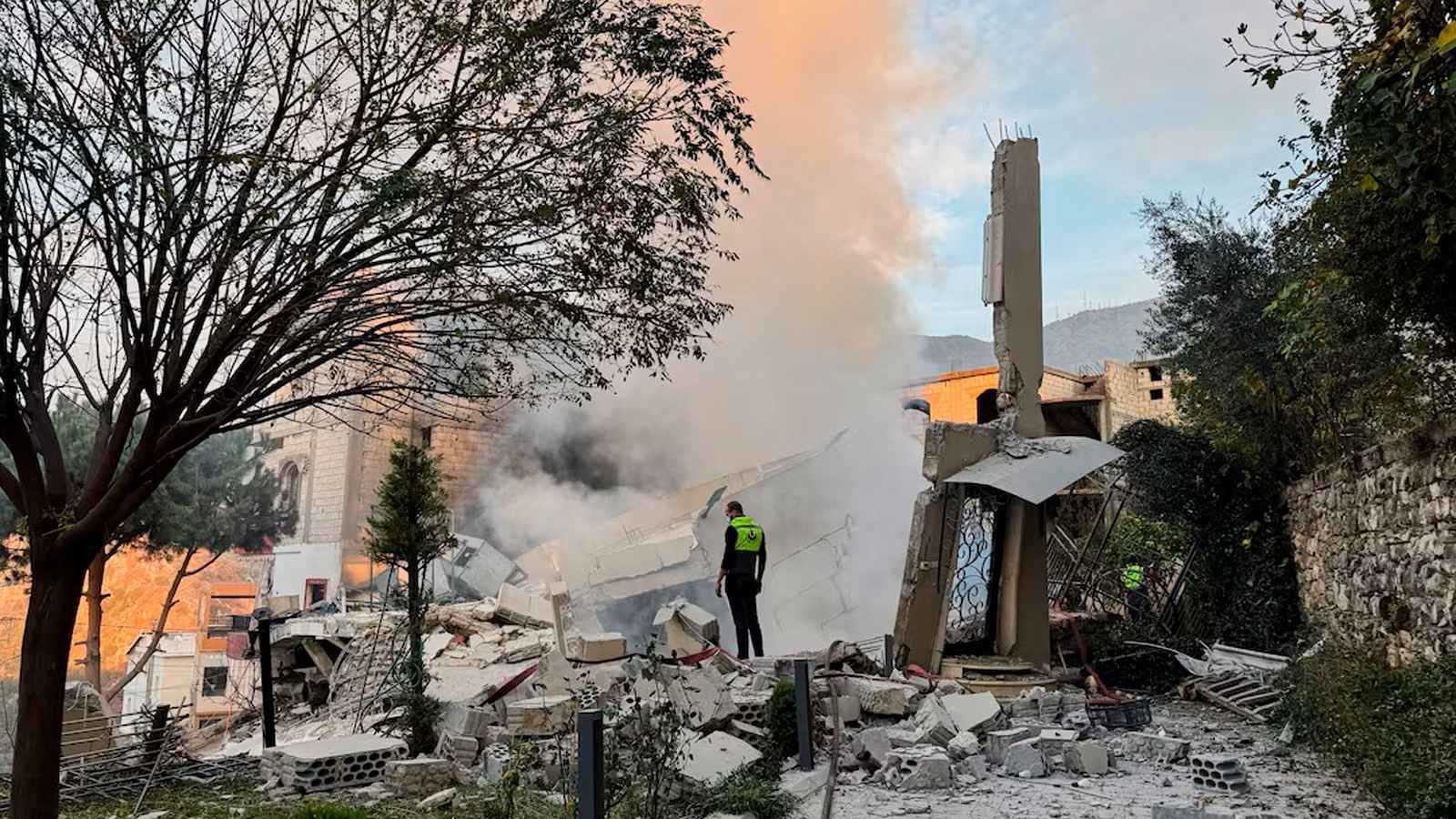 غضب تحت الرماد.. إعادة الإعمار تربك حزب الله وتضع لبنان أمام "الامتحان الأصعب"