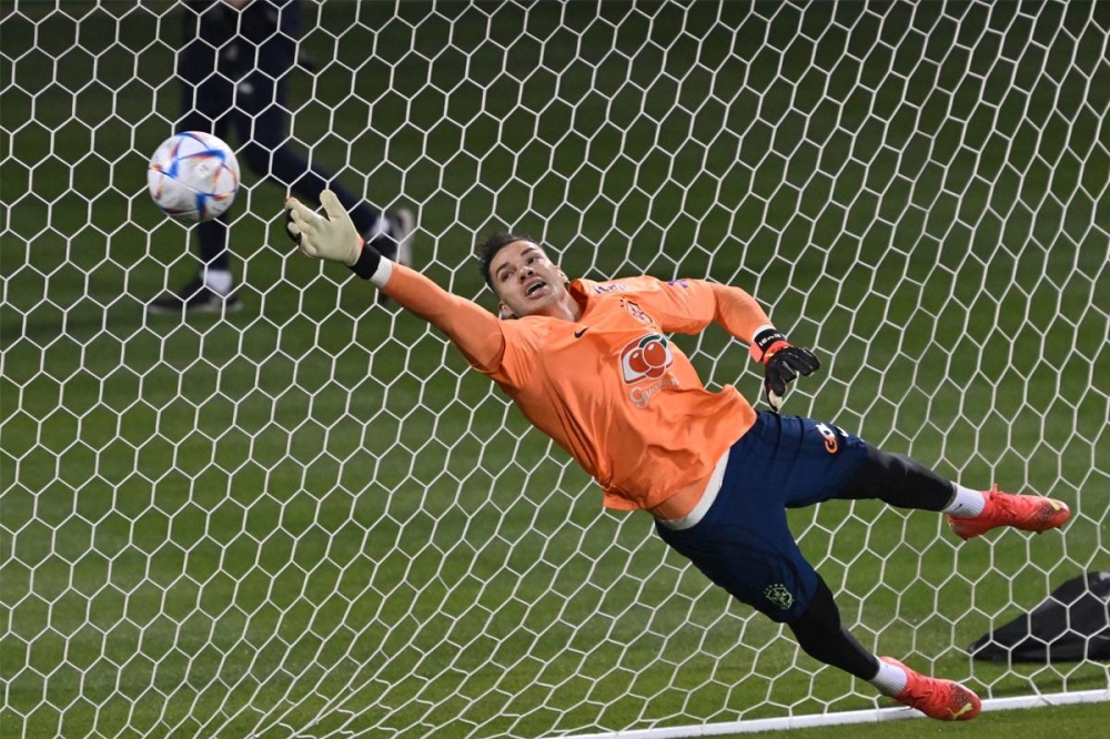 قانون جديد يمنع حراس المرمى من "تضييع الوقت" | الكتائب