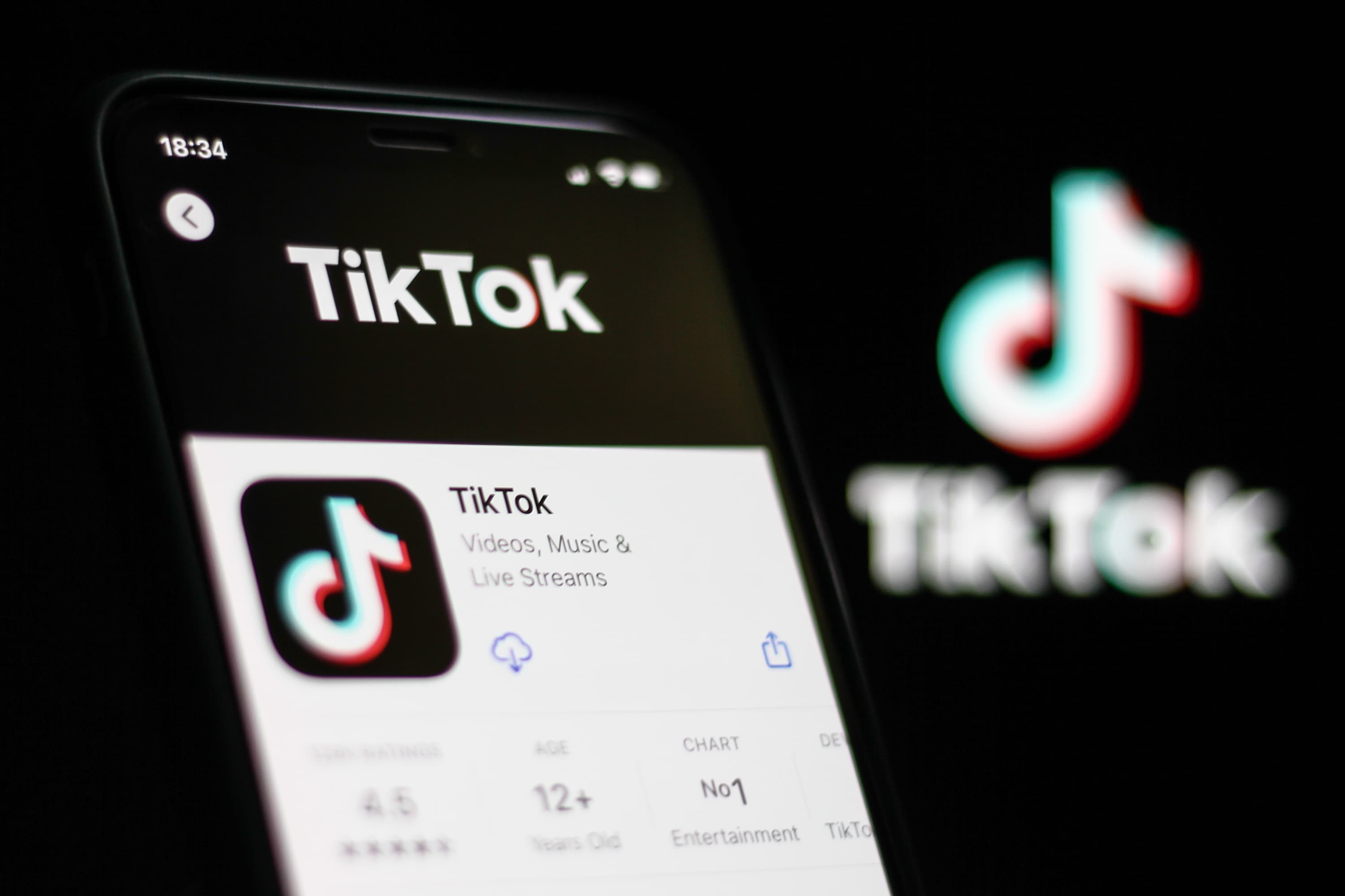 TikTok to Ban Children Under 18 from Live Streaming | Kataeb