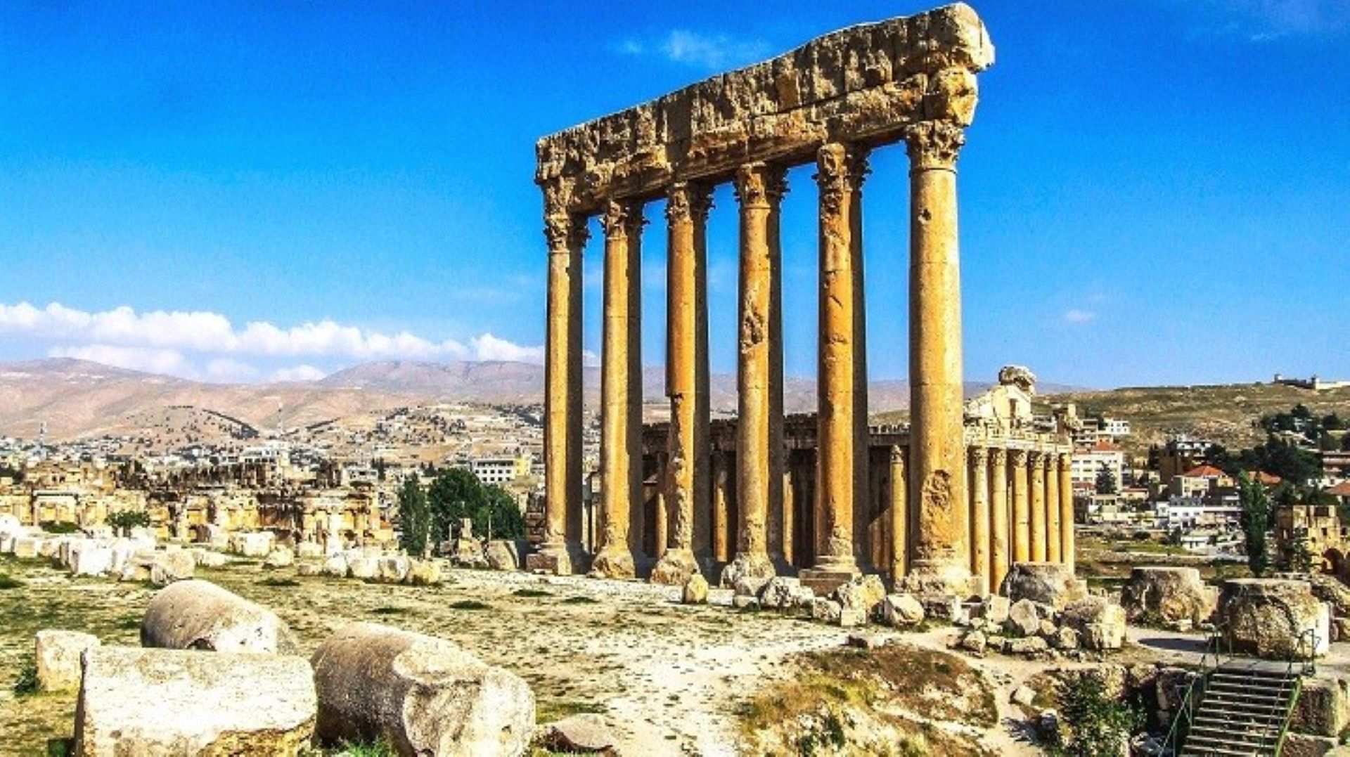 Israeli Airstrike Lands Close to Roman Ruins at Baalbek | Kataeb