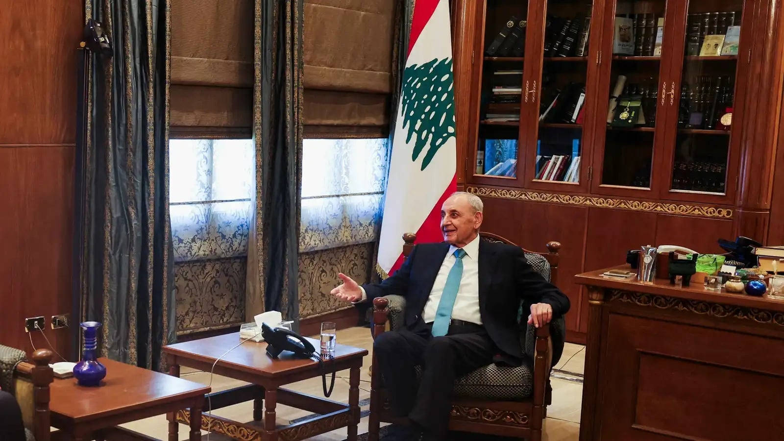 "لاءات" بري الشكلية تعود إلى الواجهة ولا تعيق عمل الرئيس