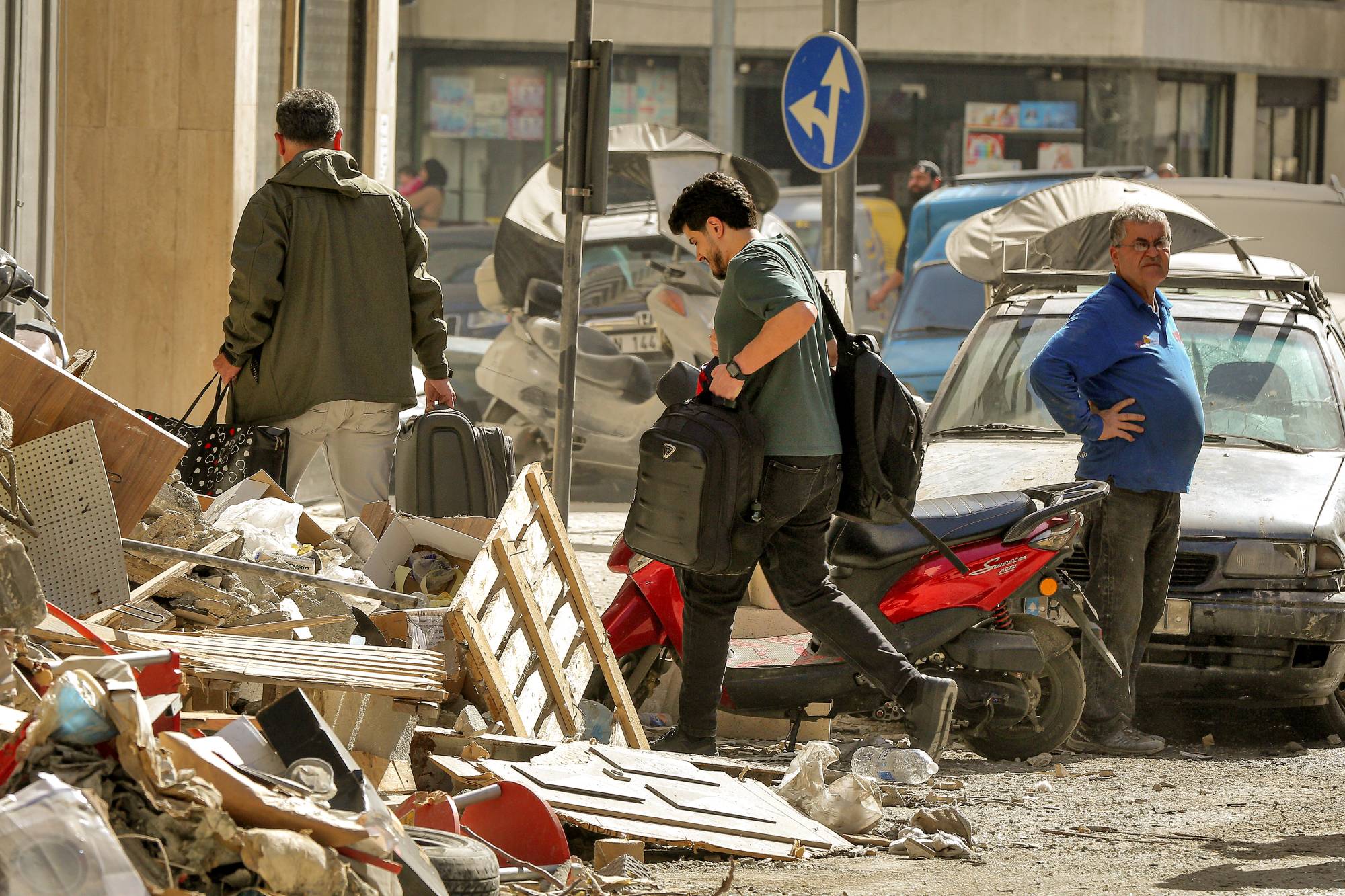إسرائيل تستهدف مصالح مالية مرتبطة بـ"حزب الله"