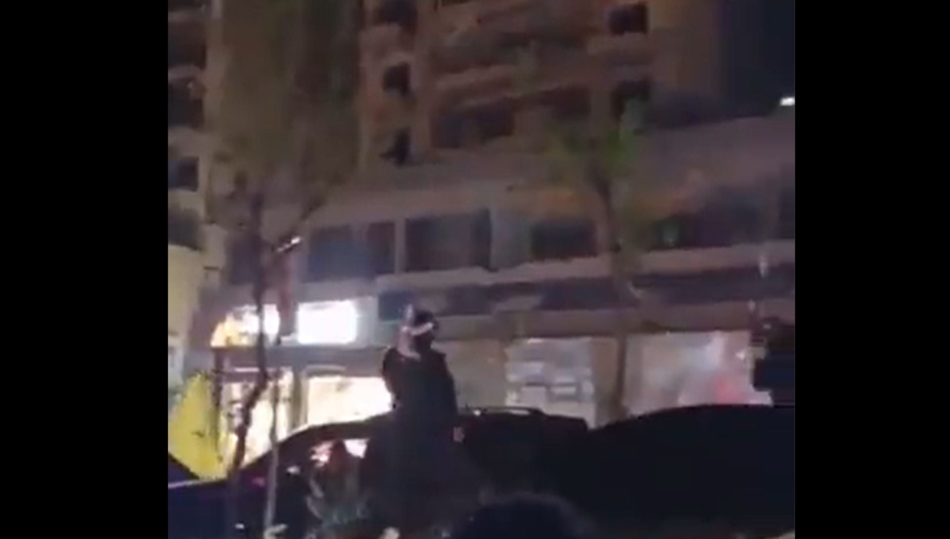 بالفيديو – ملثمون يطلقون النار بكثافة في الضاحية بعد اعلان وقف اطلاق النار... وأضرار في الممتلكات