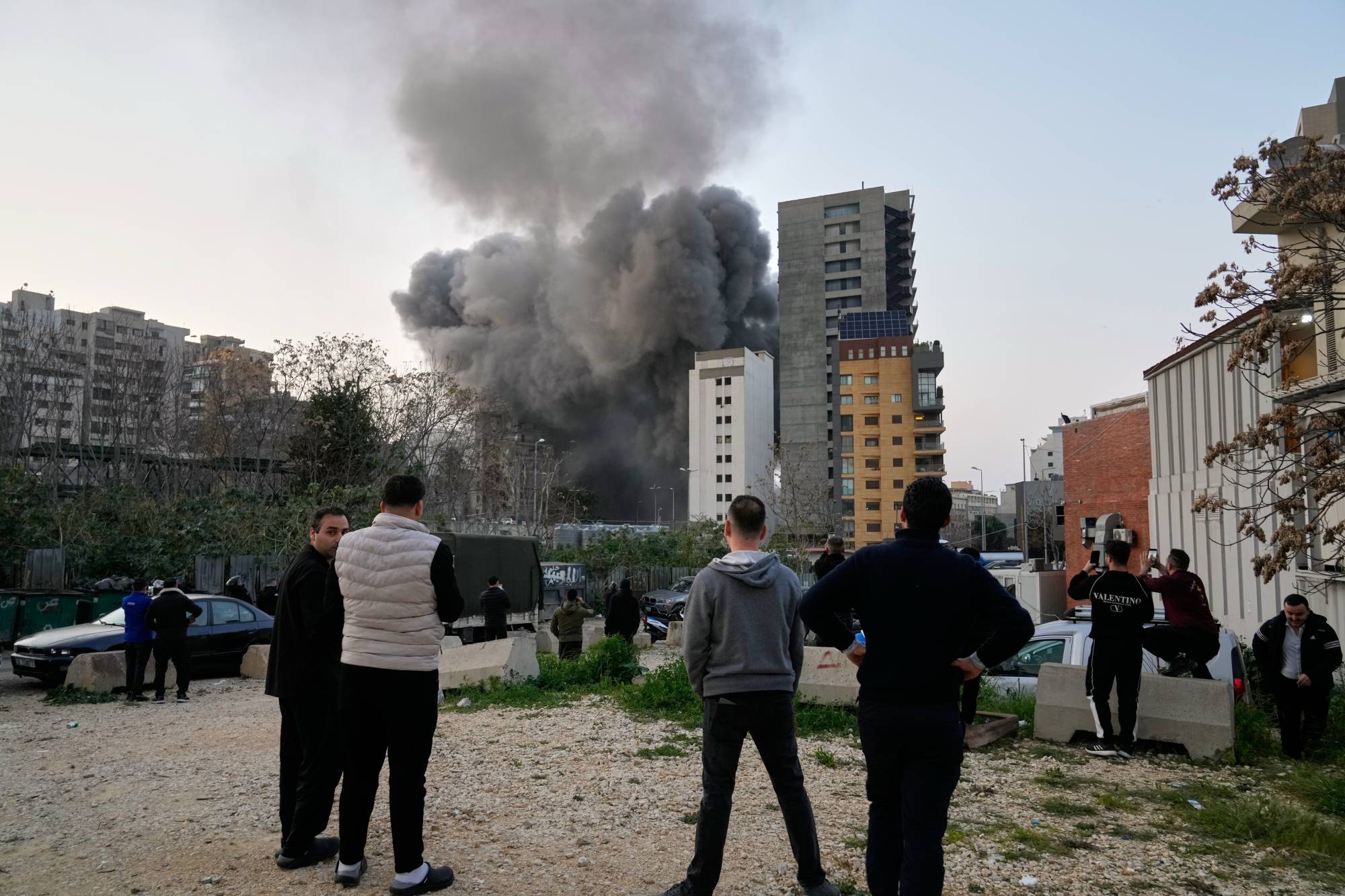 لبنان يشكّل "افتراضيًا" وفد التفاوض...عصابة "الحزب" تسعى إلى الفتنة