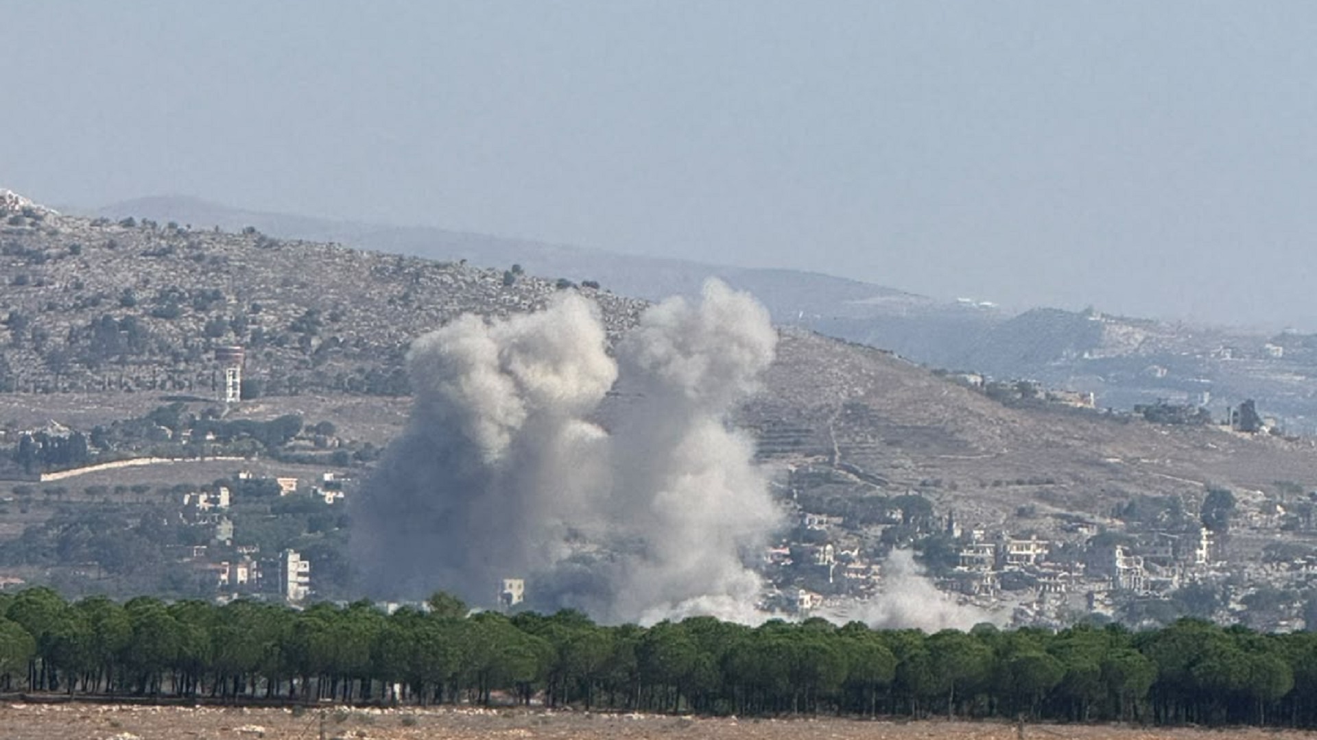 Video - Israeli escalation in the south: a violent airstrike targets Kfar Tebnit and a military incursion into Hebbariyeh