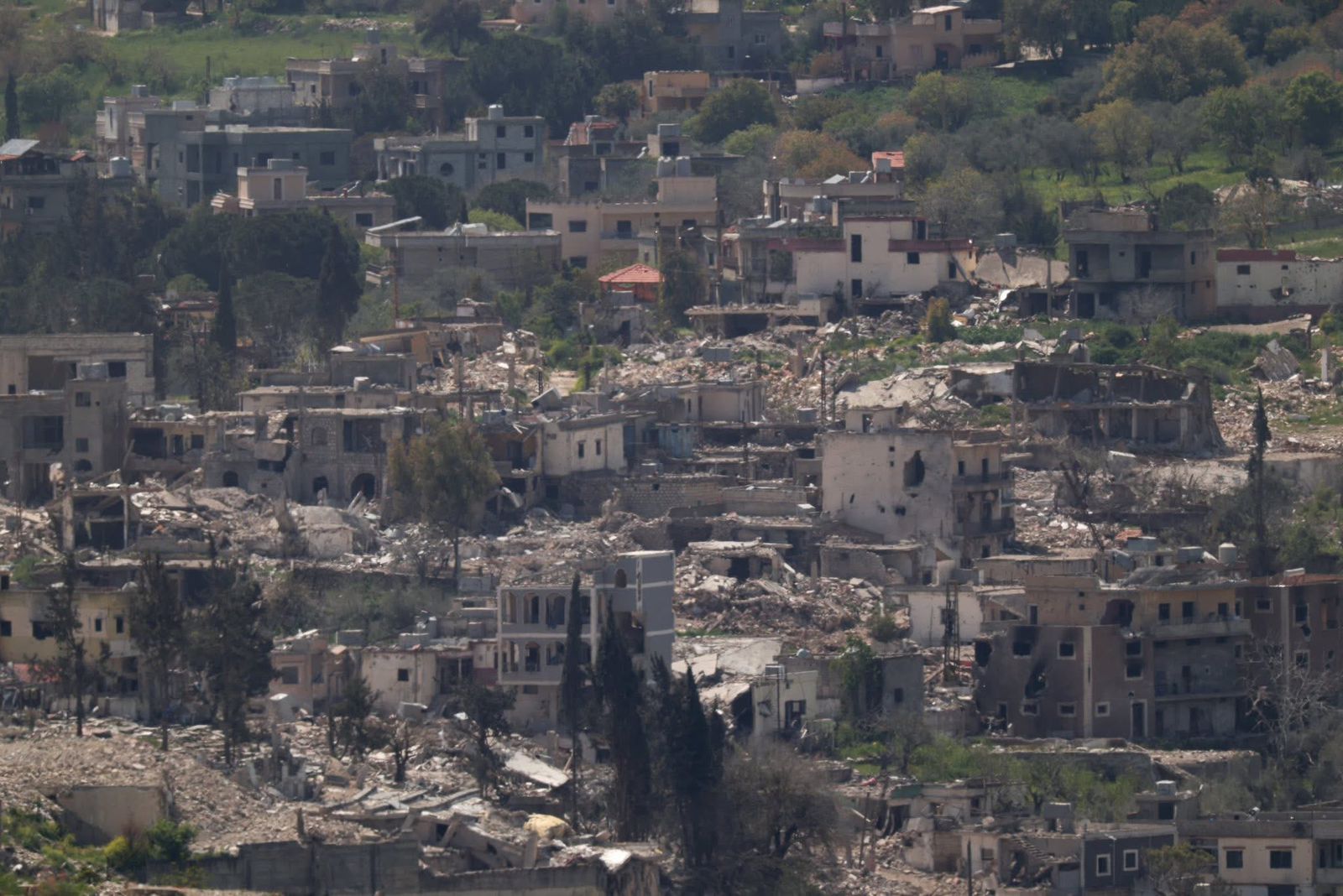 بالفيديو والصور- في يوم المفاوضات...غارات ودمار وهدم وضحايا وبنت جبيل تترنّح