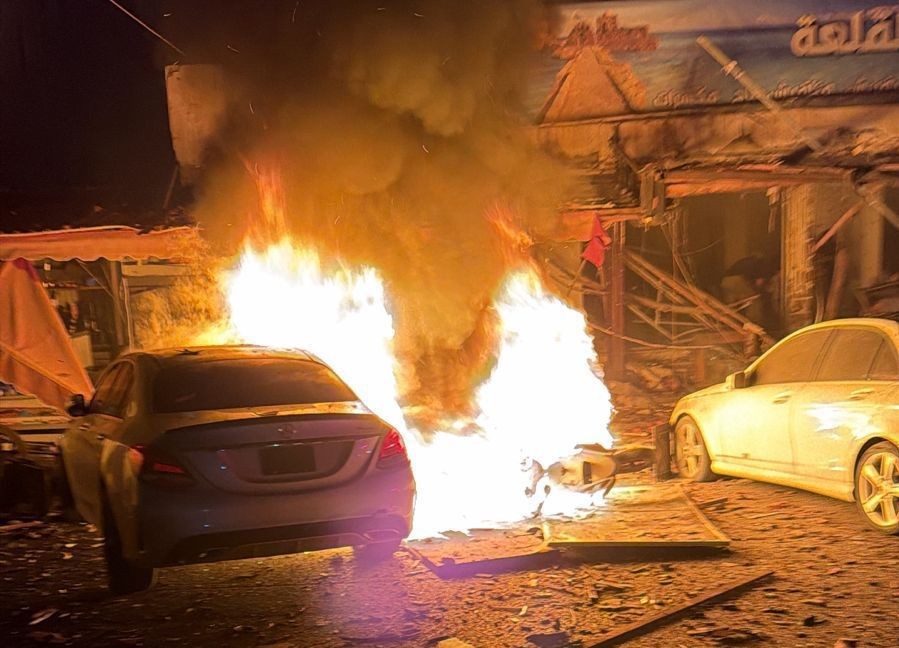 بالصور والفيديو- غارات كثيفة تؤكد استثناء لبنان من الاتفاق...ويوم استهداف الآليات