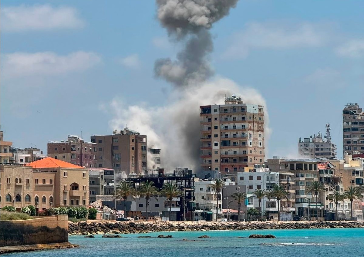 بالصور والفيديو- صور تُفرغ من سكانها...هلع في الحارة المسيحية وحصيلة مرتفعة للضحايا