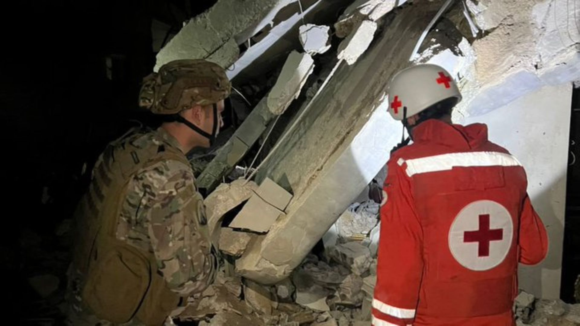 عشية محادثات واشنطن... غارات وقصف اسرائيلي ونائب الحزب يُعلنها: لم نعد ملتزمين بوقف إطلاق النار