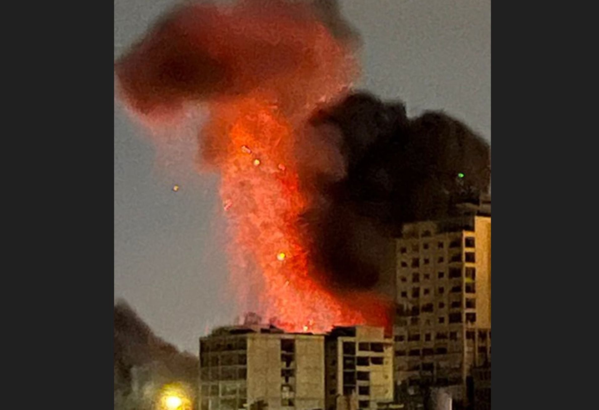 بالفيديو - غارات عنيفة تهز مدينة صور والجنوب.. والجيش اللبناني يواكب إجلاء المدنيين