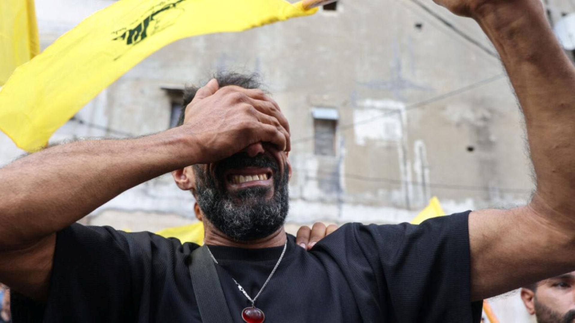 تمرد "صامت" داخل حزب الله.. هل يواجه نعيم قاسم ساعة السقوط؟