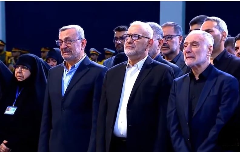 ينتحب في ايران ويُحرّم الحزن في لبنان.. انه حزب الله!