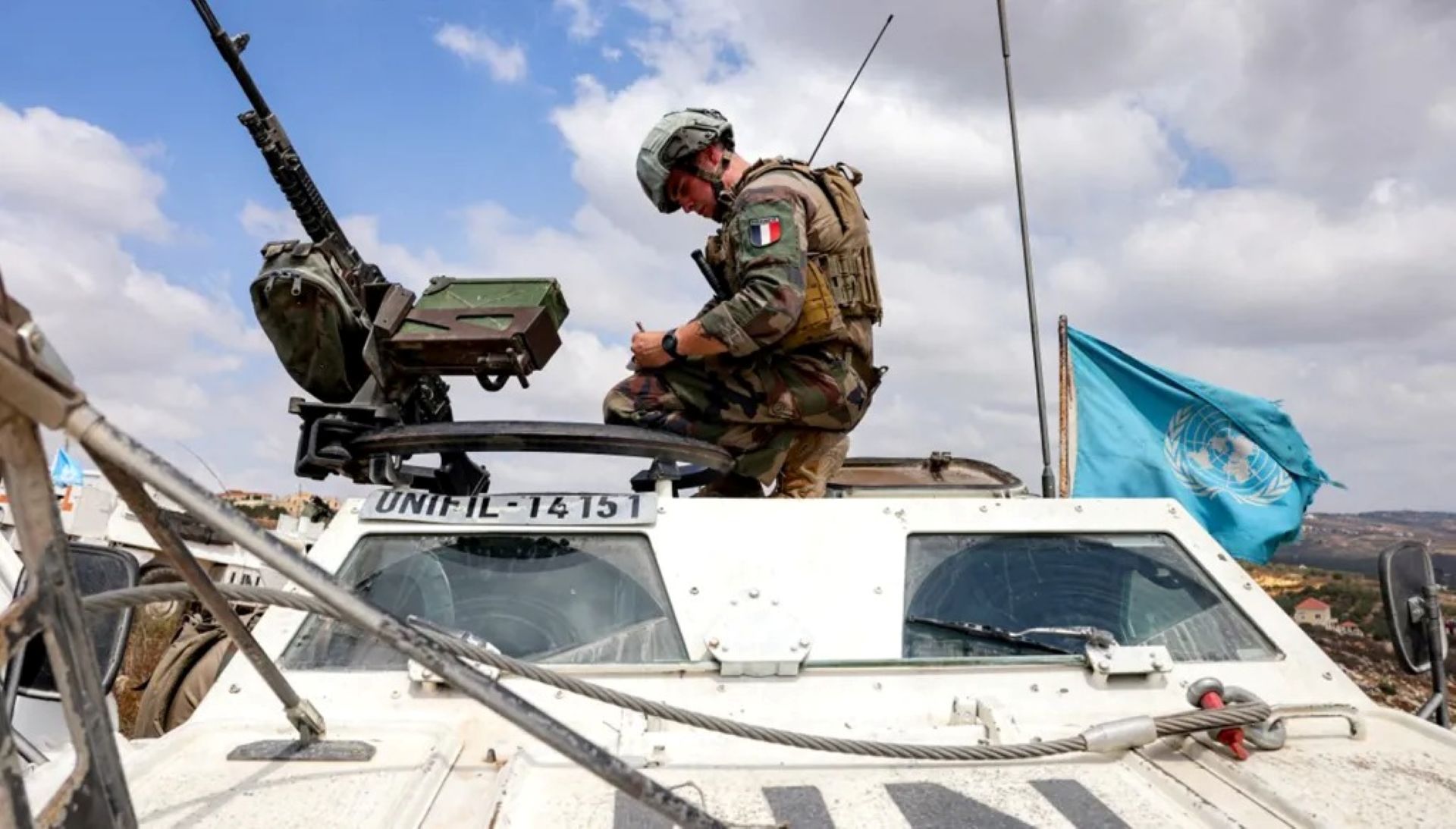 اليونيفيل ترصد 88 آلية إسرائيلية.. وتكشف عن نفقين وصواريخ غير محروسة في الجنوب اللبناني