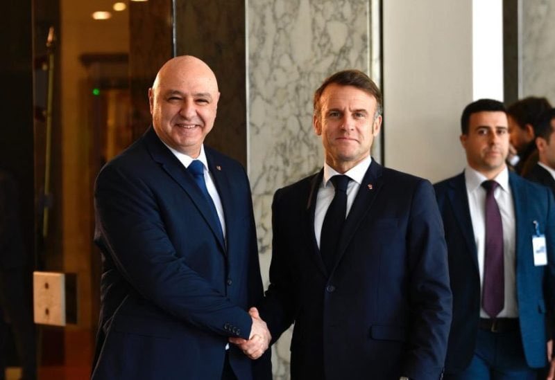 عون وماكرون يتّفقان على تأجيل مؤتمر دعم الجيش إلى نيسان
