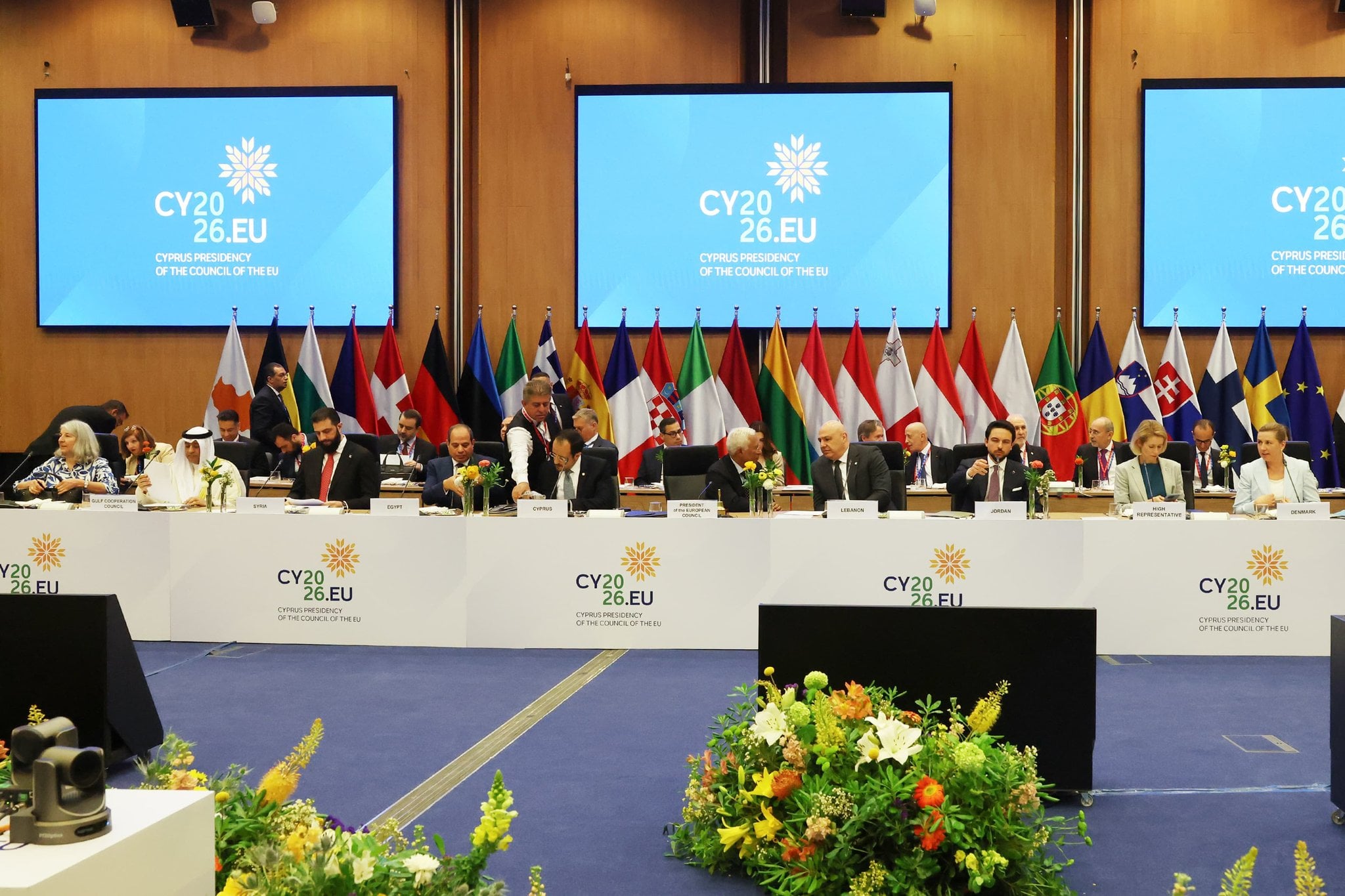 عون في الاجتماع غير الرسمي لرؤساء دول وحكومات الاتحاد الأوروبي: لبنان يرفض ان يكون ورقة تفاوض في الصراعات الإقليمية