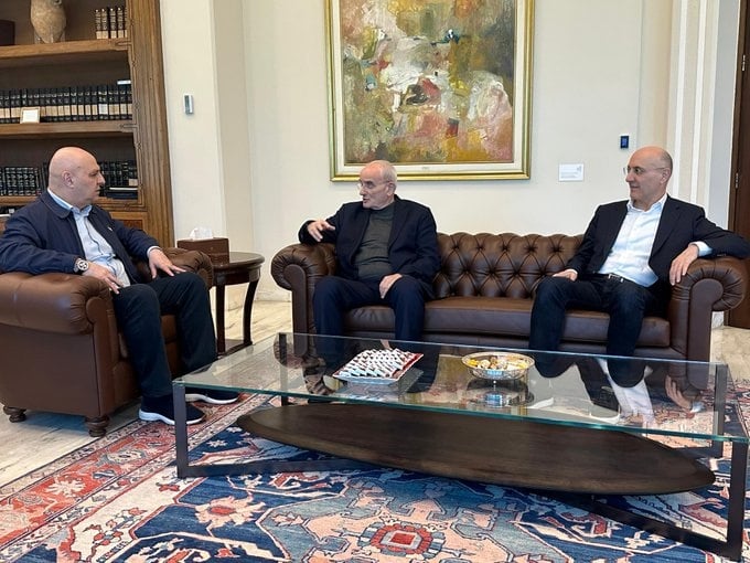 الرئيس عون عرض مع وزيريّ الدفاع والداخلية الاجراءات المتخذة لتعزيز الامن والاستقرار في بيروت والمناطق اللبنانية كافة