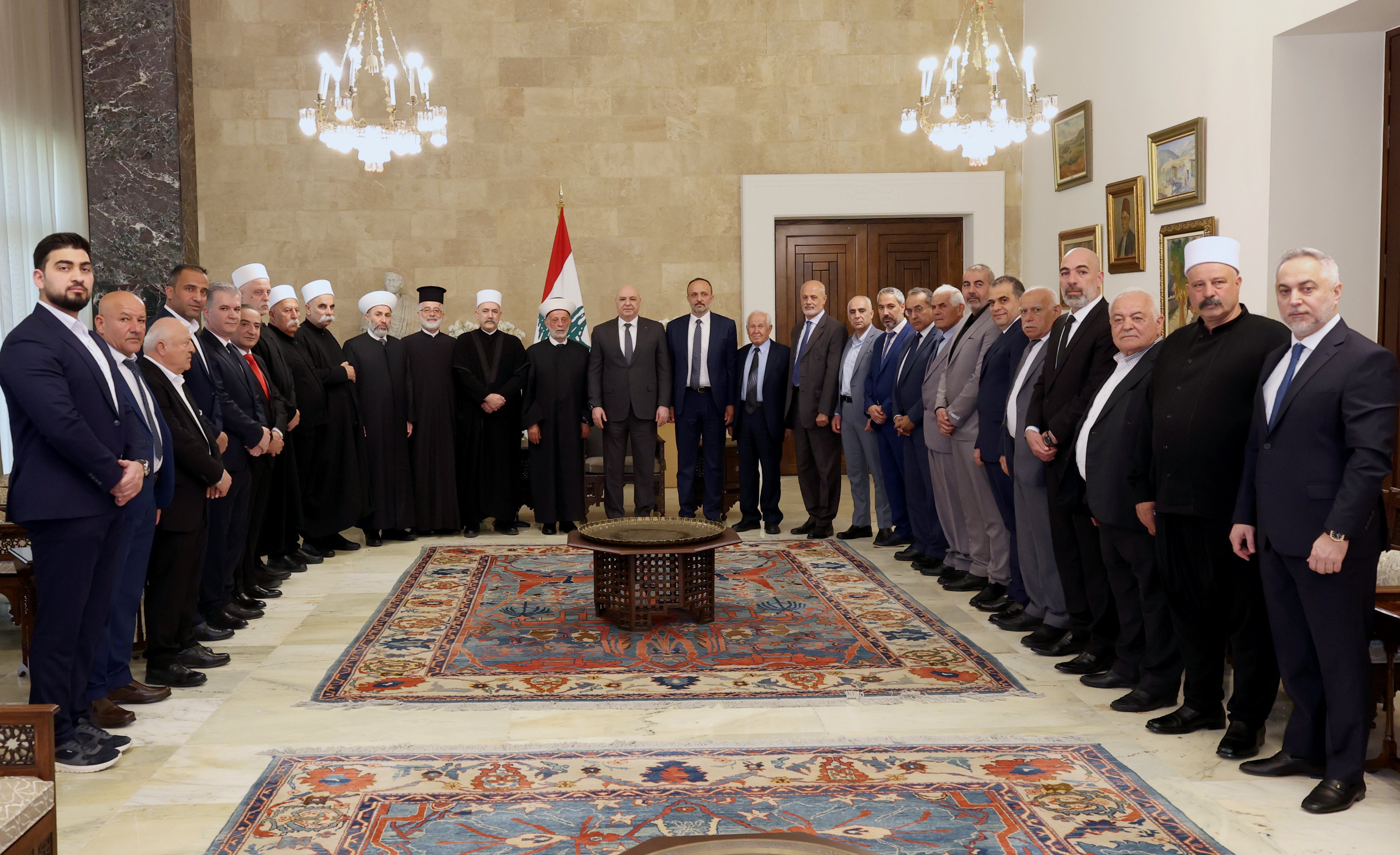 عون لحزب الله: الخيانة يرتكبها من يأخذ بلده إلى الحرب تحقيقاً لمصالح خارجيّة...هل حظيتم أولاً بالاجماع الوطني عندما ذهبتم إلى الحرب؟