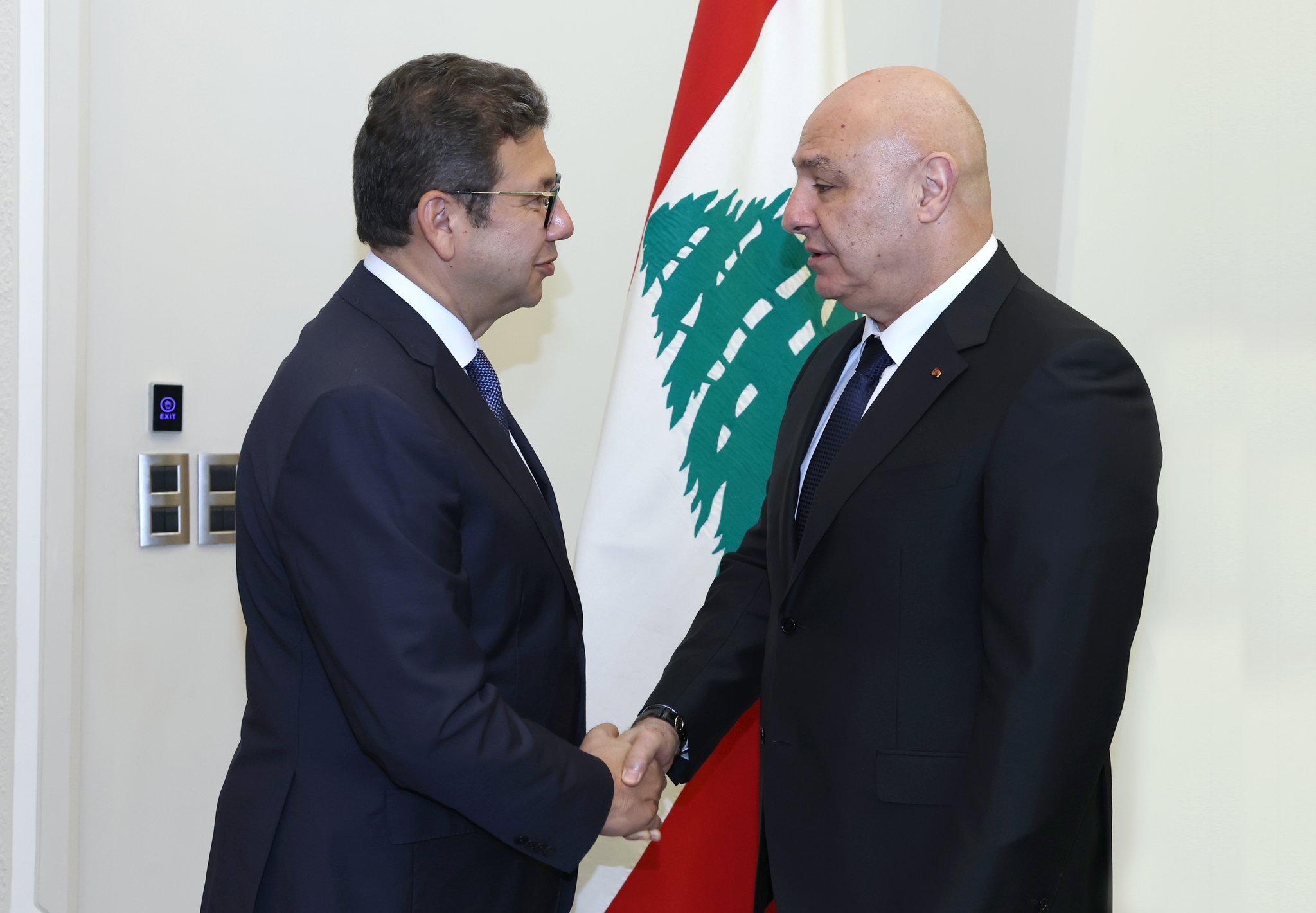 عون استقبل رئيس المخابرات العامَّة المصرية: لبنان يرحب بأي جهد مصري للمساعدة في وقف الاعتداءات الإسرائيلية وإعادة الاستقرار