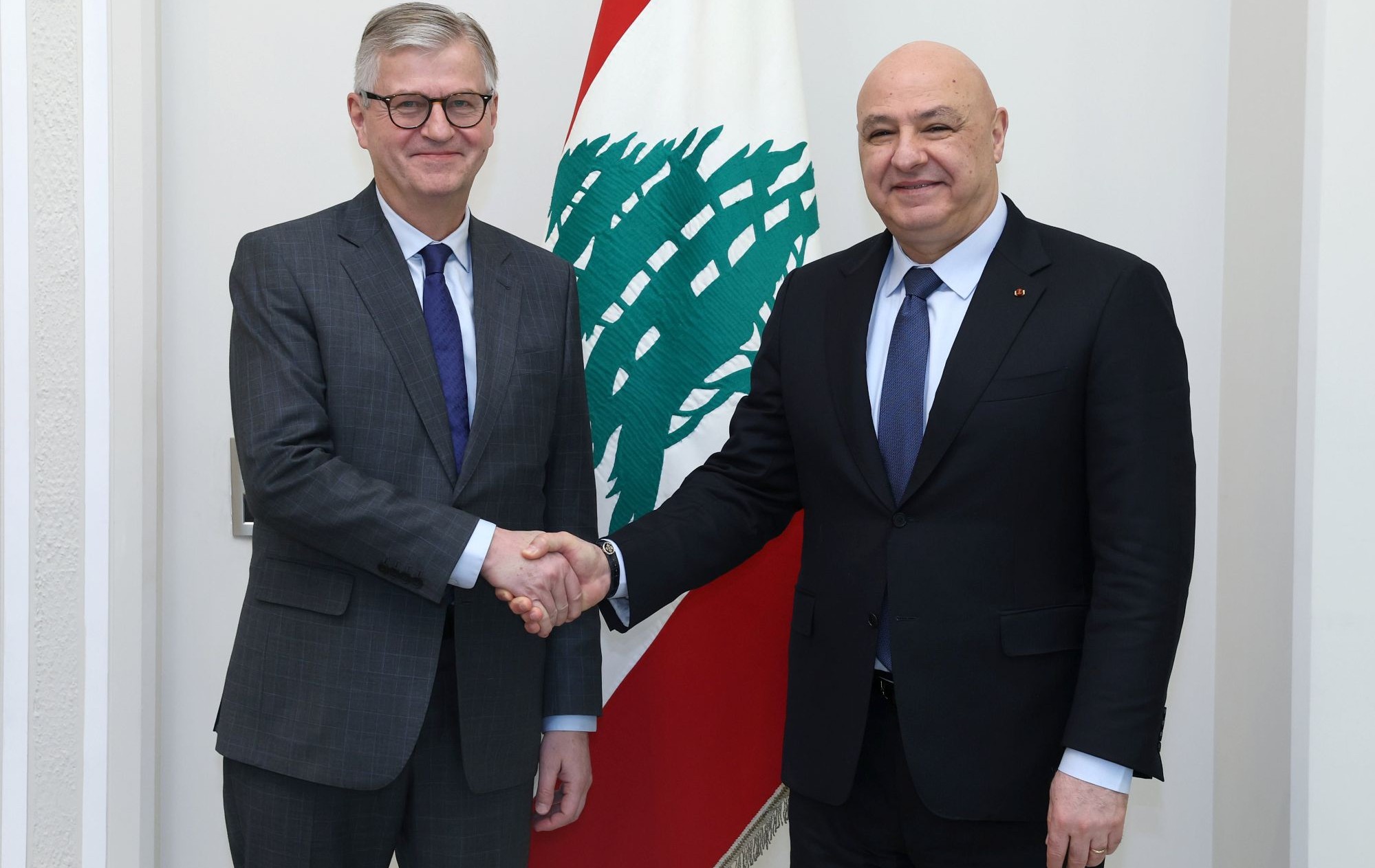 لاكروا يجول... عون: نرحّب بقوى بديلة بعد انسحاب اليونيفيل