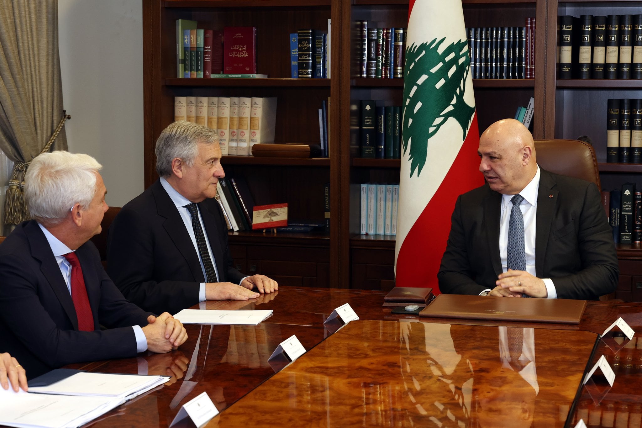 عشية المفاوضات...عون: ثمة  فرصة متاحة الآن للوصول إلى حل مستدام وهو ما يريده لبنان