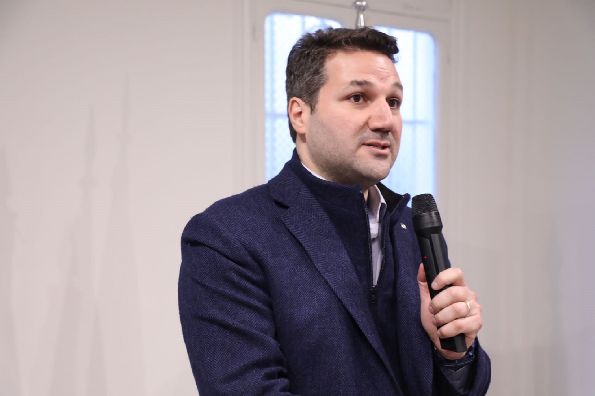 نديم الجميّل زار ضريح الحريري: نريد أن نتخلص من السلاح كي نعيش بأمان وحرية وكي لا تتكرر الاغتيالات السياسية