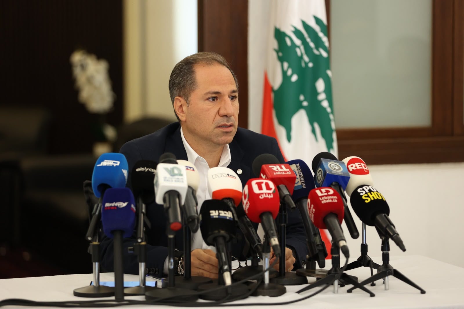 الجميّل موجّها سؤالا للحكومة عن تنفيذ قراراتها السيادية: ماذا نفّذ منها وما العائق وما الجدول الزمني؟