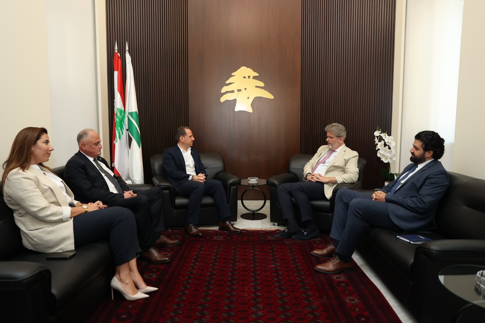 الجميّل للسفير الإسباني الجديد: ضرورة التزام الدولة اللبنانية بالقرارات الدولية وتعزيز دور المؤسسات الشرعية