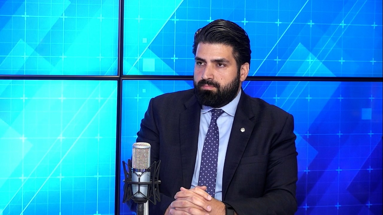 عبد الله: لبنان رهينة مشروع إقليمي تقوده إيران وحزب الله... ونزع السلاح شرط للاستقرار