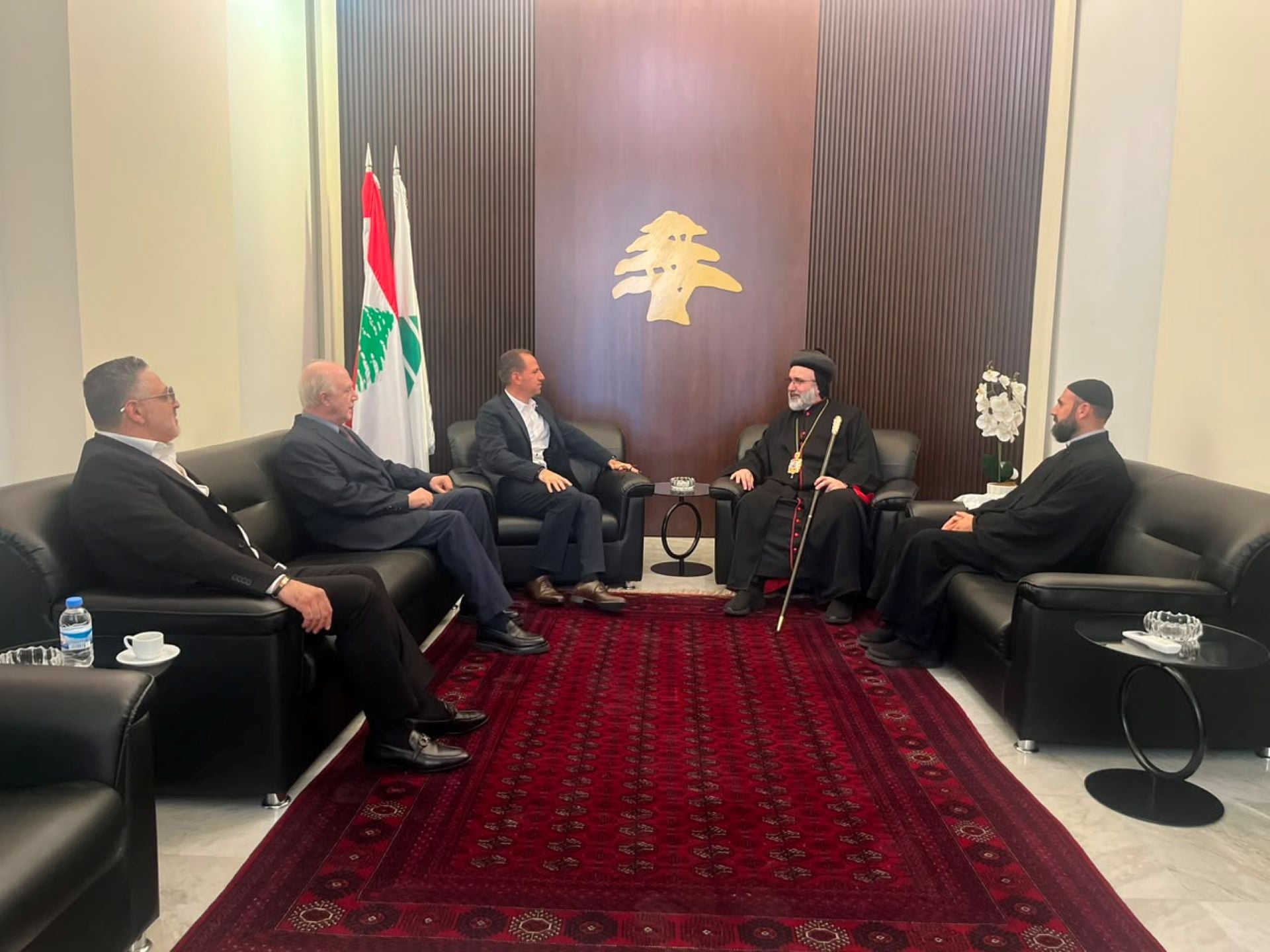 رئيس الكتائب يبحث مع الأسقف ميخائيل شمعون الأوضاع العامة وسبل حماية الوجود المسيحي