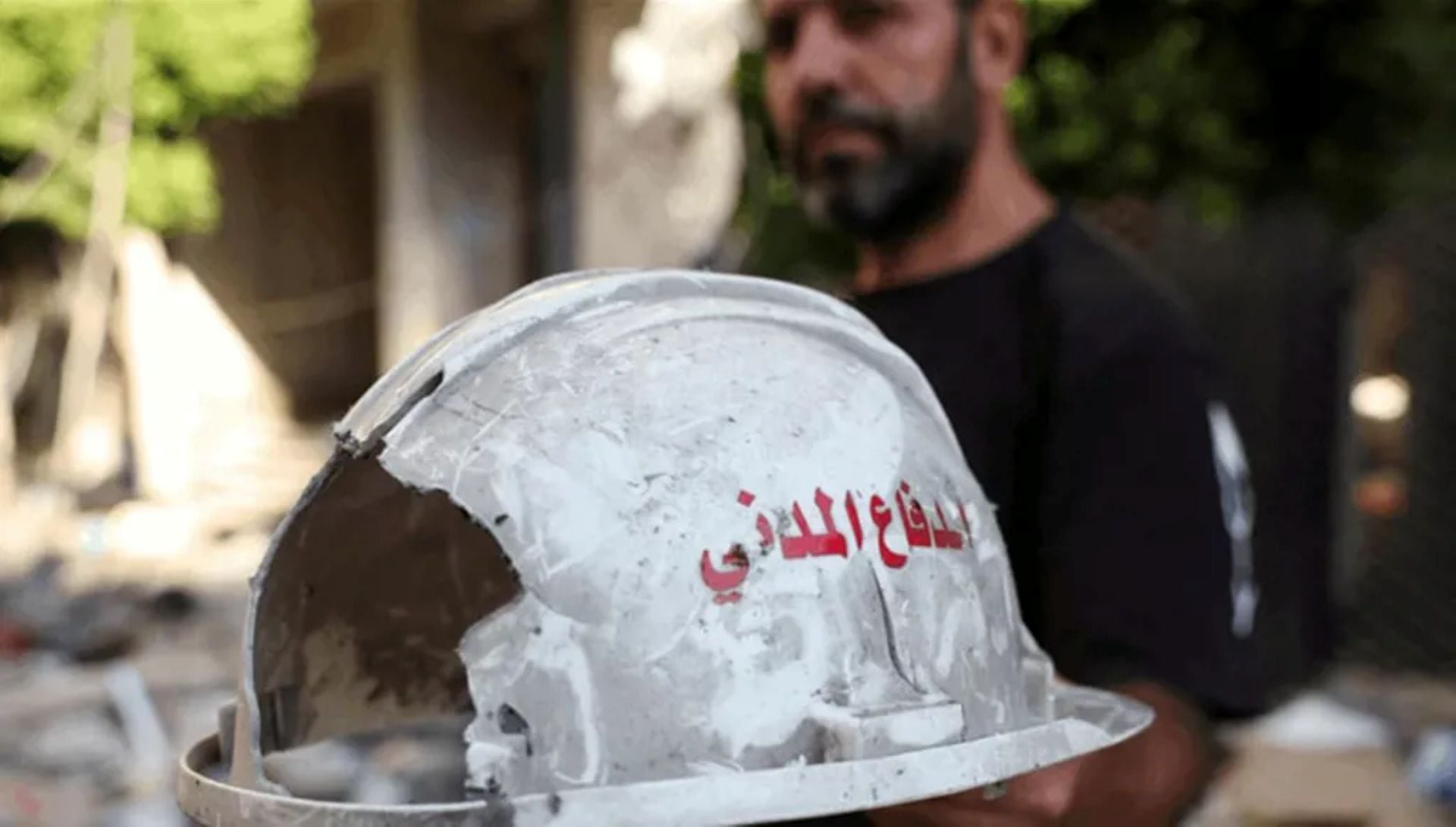 استشهاد 3 مسعفين وإصابة عسكريين في غارة على مجدل زون