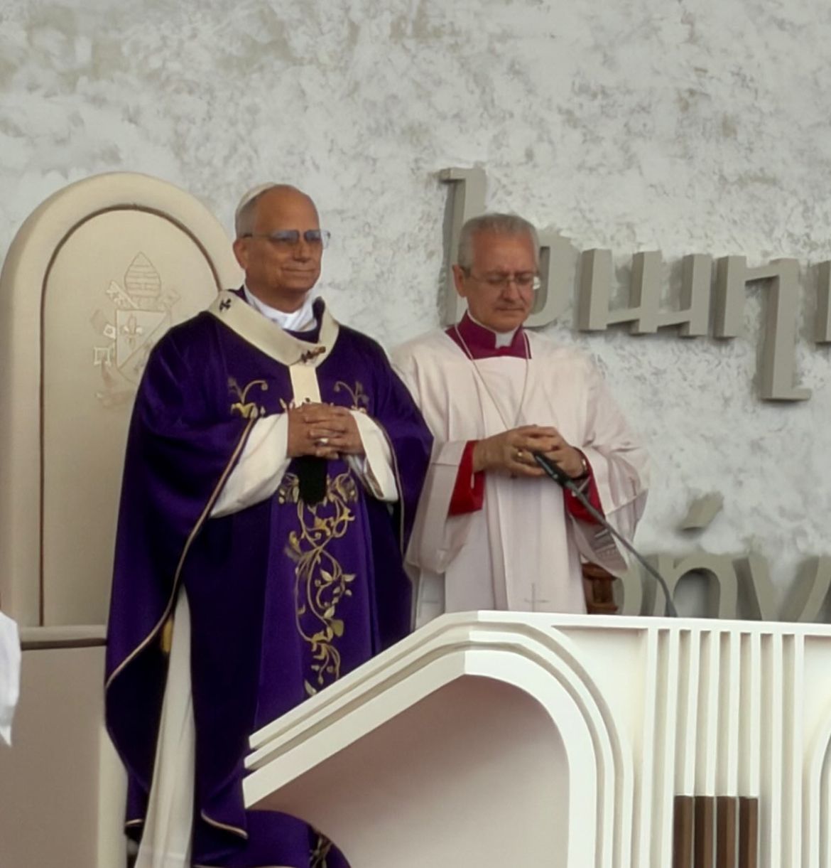 بالفيديو والصور- بمشاركة 120 ألف شخص..البابا لاوون مترئسًا القداس الإلهي في الواجهة البحرية: نحن مدعوون إلى عدم اليأس وأقول للبنان انهض وكن علامة للسلام في المشرق