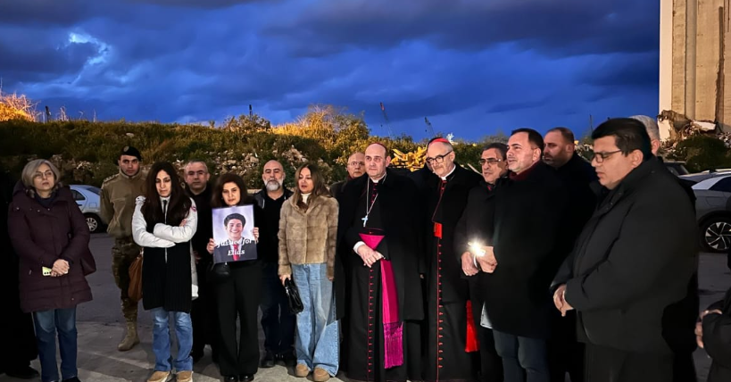 البابا في المرفأ: صلاة صامتة تكسر صمت العدالة!