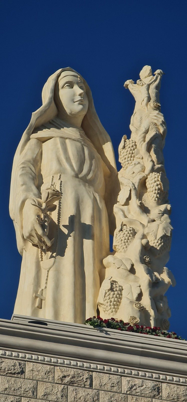 بالصور- في قب الياس...تدشين أطول تمثال للقديسة ريتا في الشرق الأوسط |  الكتائب